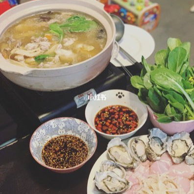 主妇食堂｜满满胶原蛋白 花胶鲍鱼生蚝鸡煲 - On Hing Dry Seafood